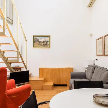 Quattro Passi Dalla Darsena Apartment *
