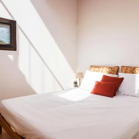 Quattro Passi Dalla Darsena Apartment *